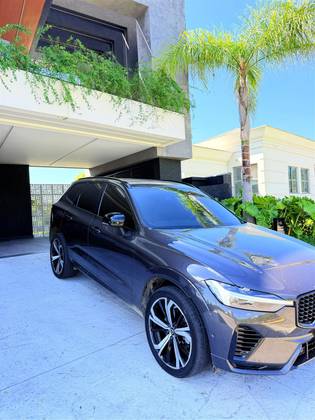VOLVO XC60 2.0 T8 RECHARGE R-DESIGN AWD GEARTRONIC